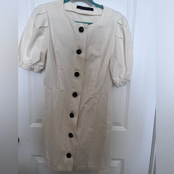 Zara Blogger’s Favorite Linen Button down dress - Picture 3 of 12